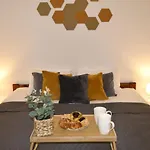 شقة Center Family & Friends Two Bedrooms Spacious
