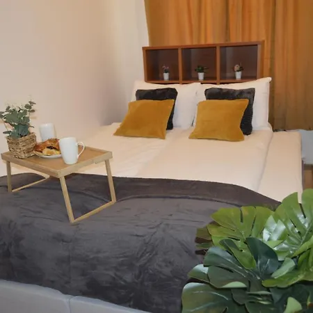 Center Family & Friends Two Bedrooms Spacious *