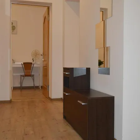 Center Family & Friends Two Bedrooms Spacious