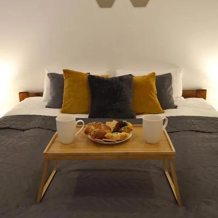 Center Family & Friends Two Bedrooms Spacious Appartement *