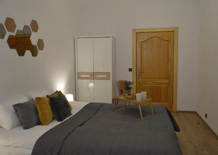 Center Family & Friends Two Bedrooms Spacious *