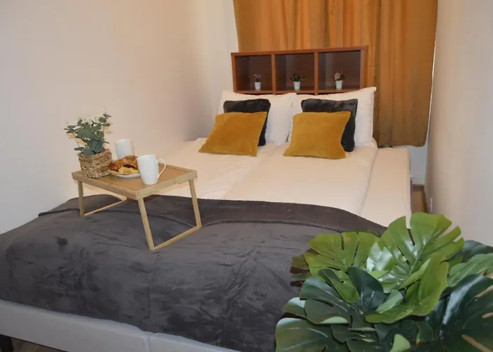 Center Family & Friends Two Bedrooms Spacious *