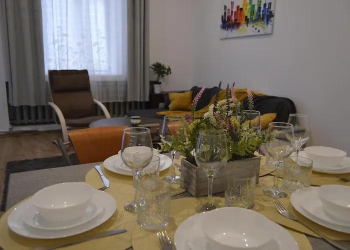 Dzīvoklis Center Family & Friends Two Bedrooms Spacious Riga